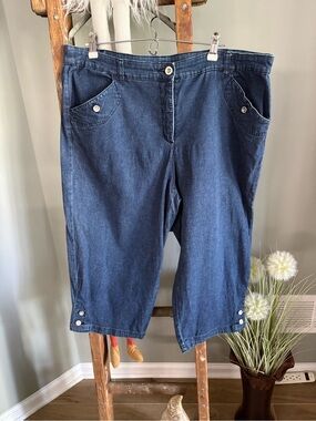 Plus Size Dark Denim Capris size 16